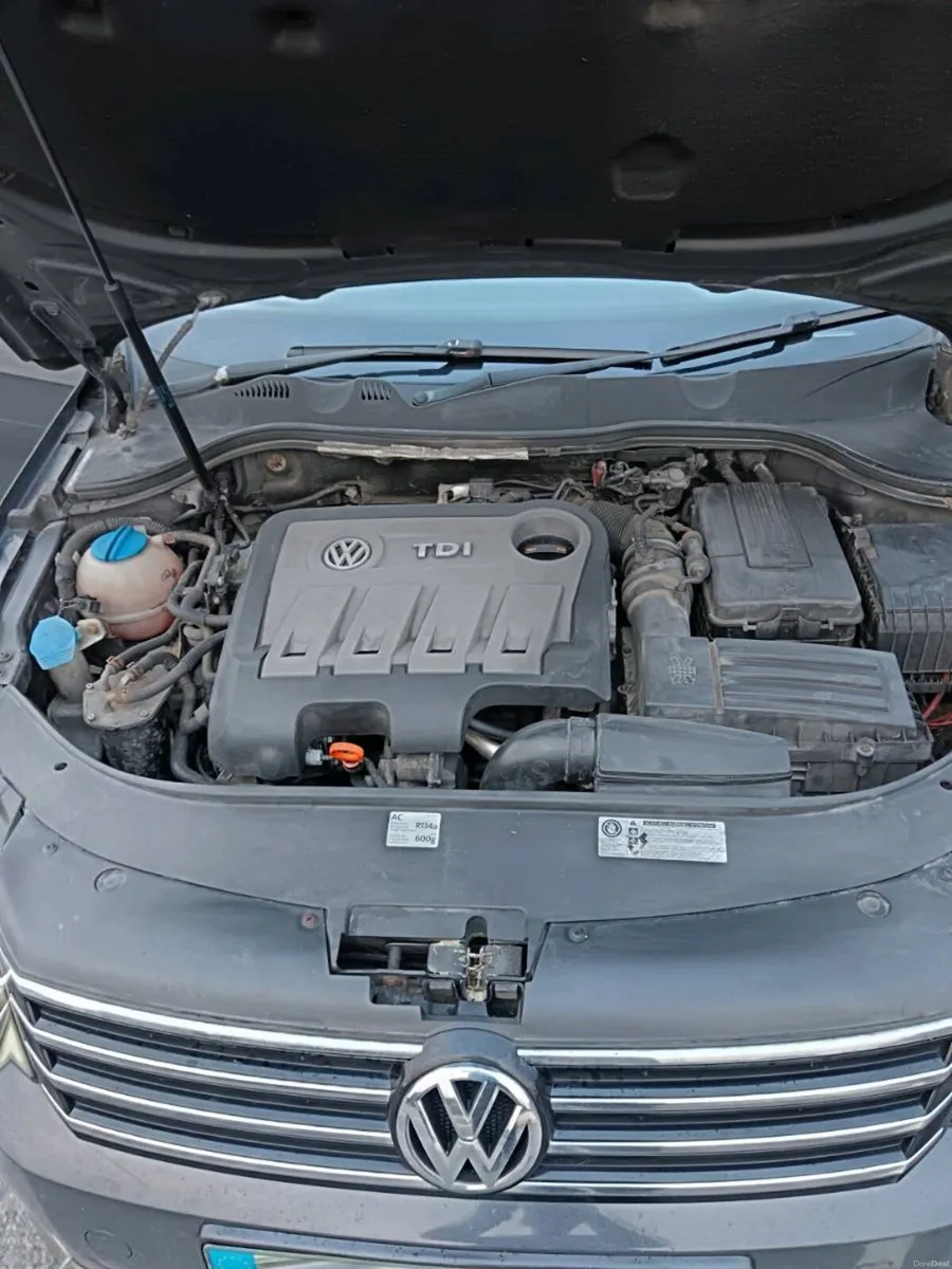 Volkswagen Passat - Image 4