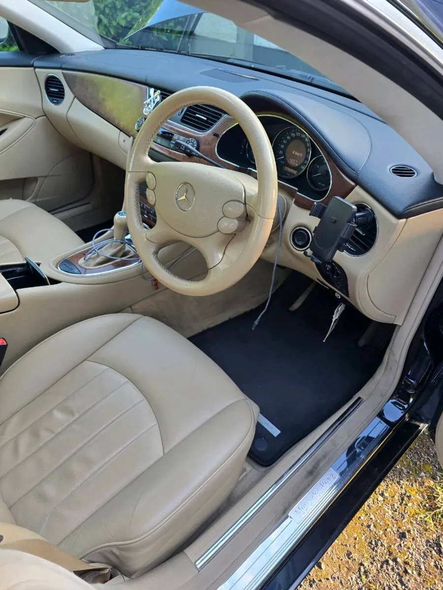 Car - Image 6