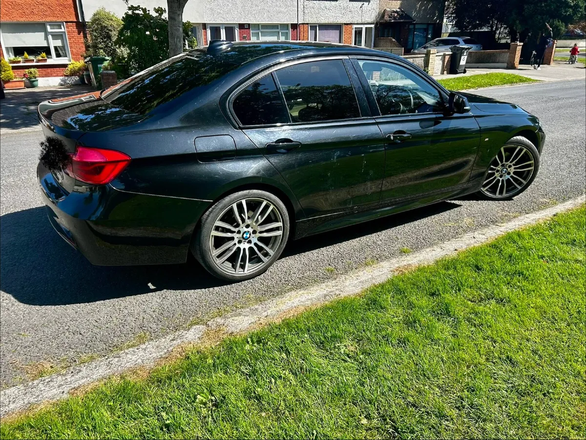 2017 BMW 3-Series - Image 5