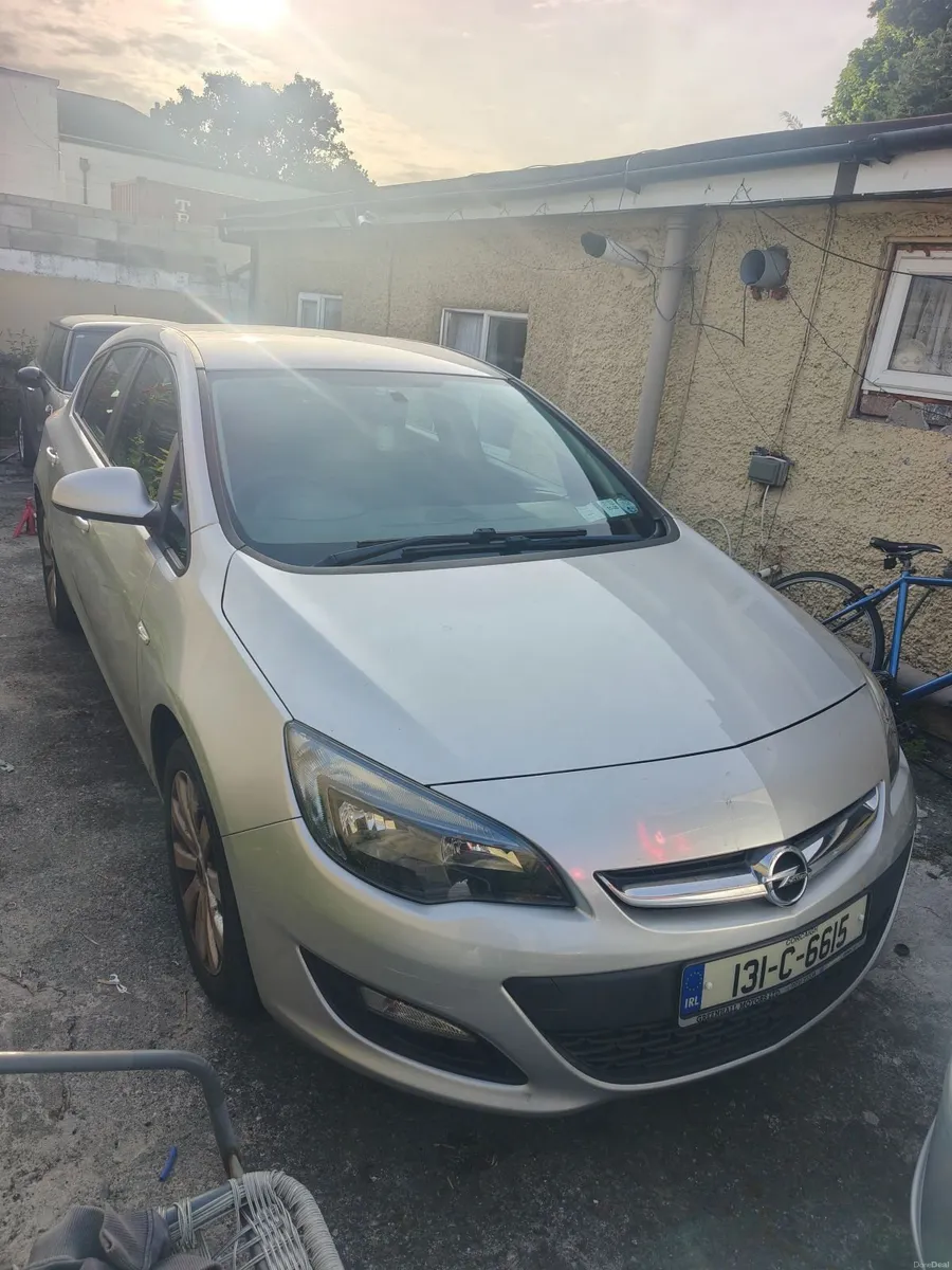 Opel Astra 2013 - Image 3