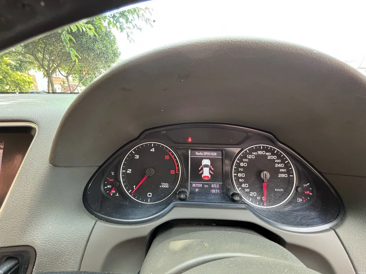 Audi Q5 - Image 2
