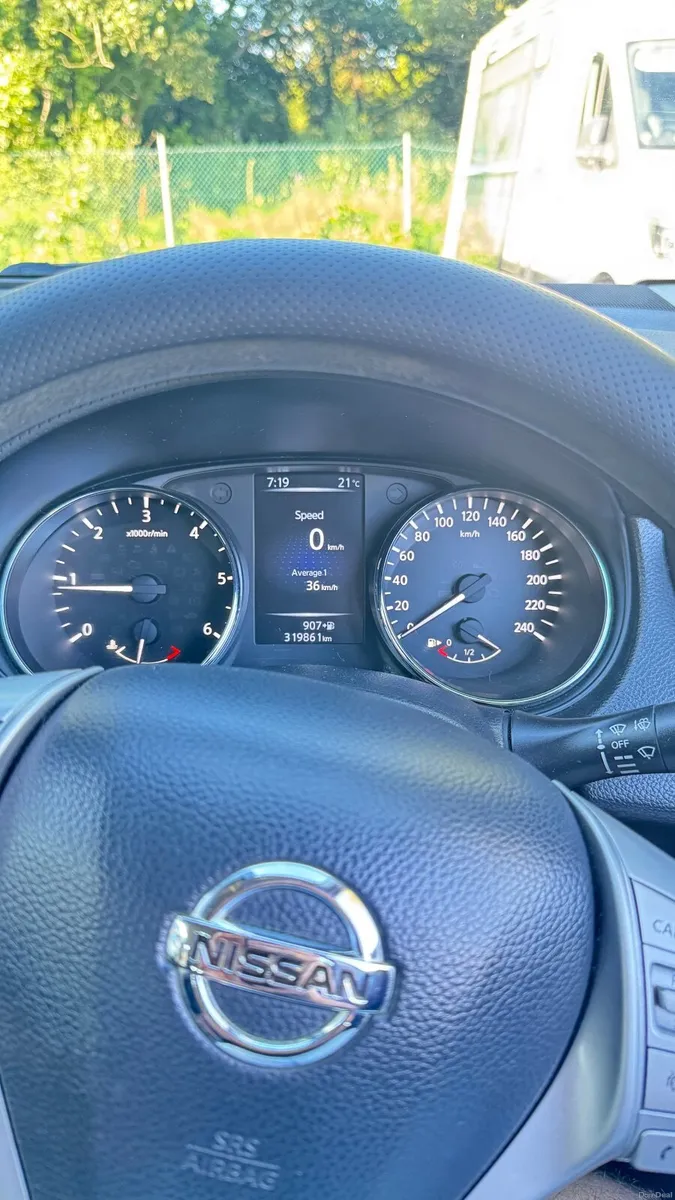 Nissan Qashqai 2015 - Image 2