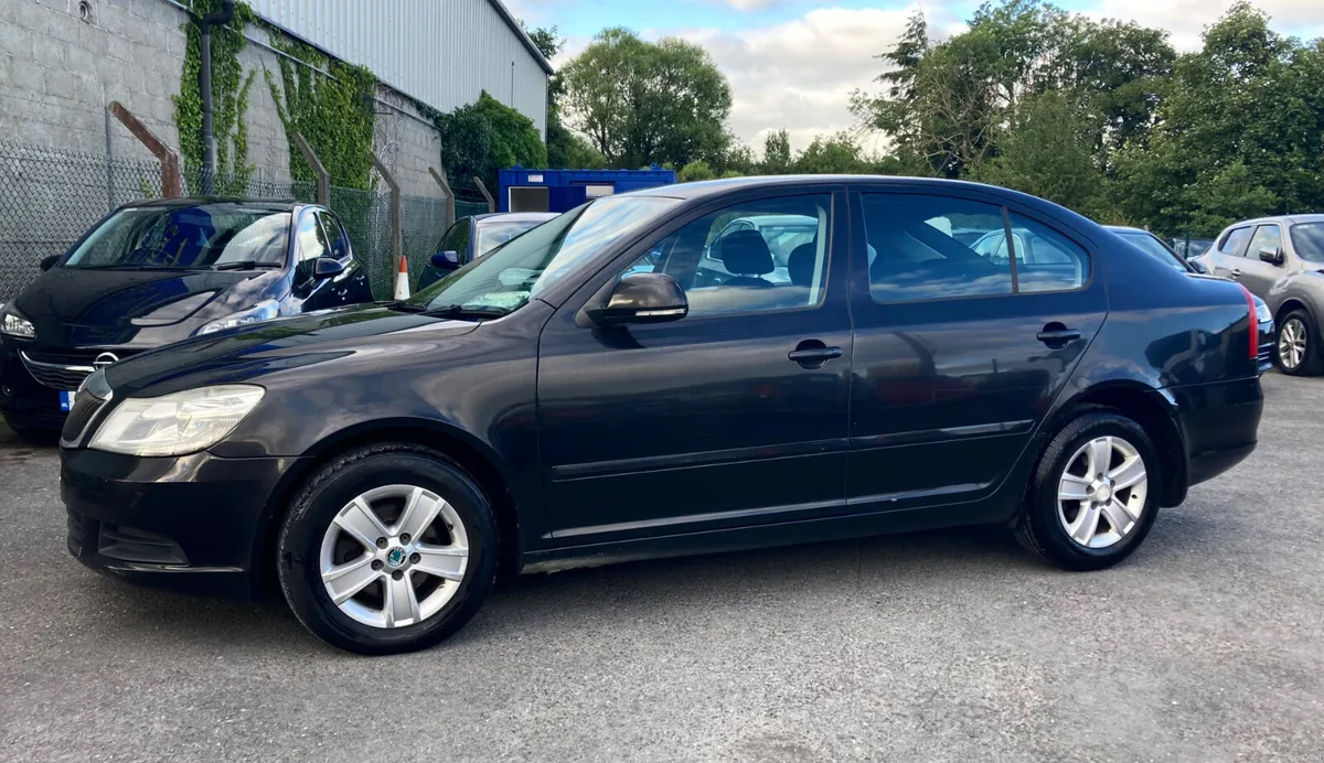 Skoda Octavia 1.6 Tdi Exclusive Edition - Image 3