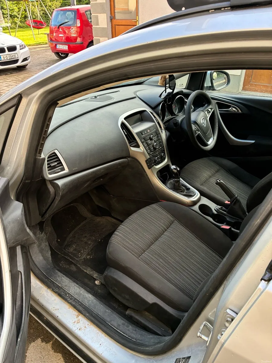 Opel astra vauxhall estate 2011 - Image 3