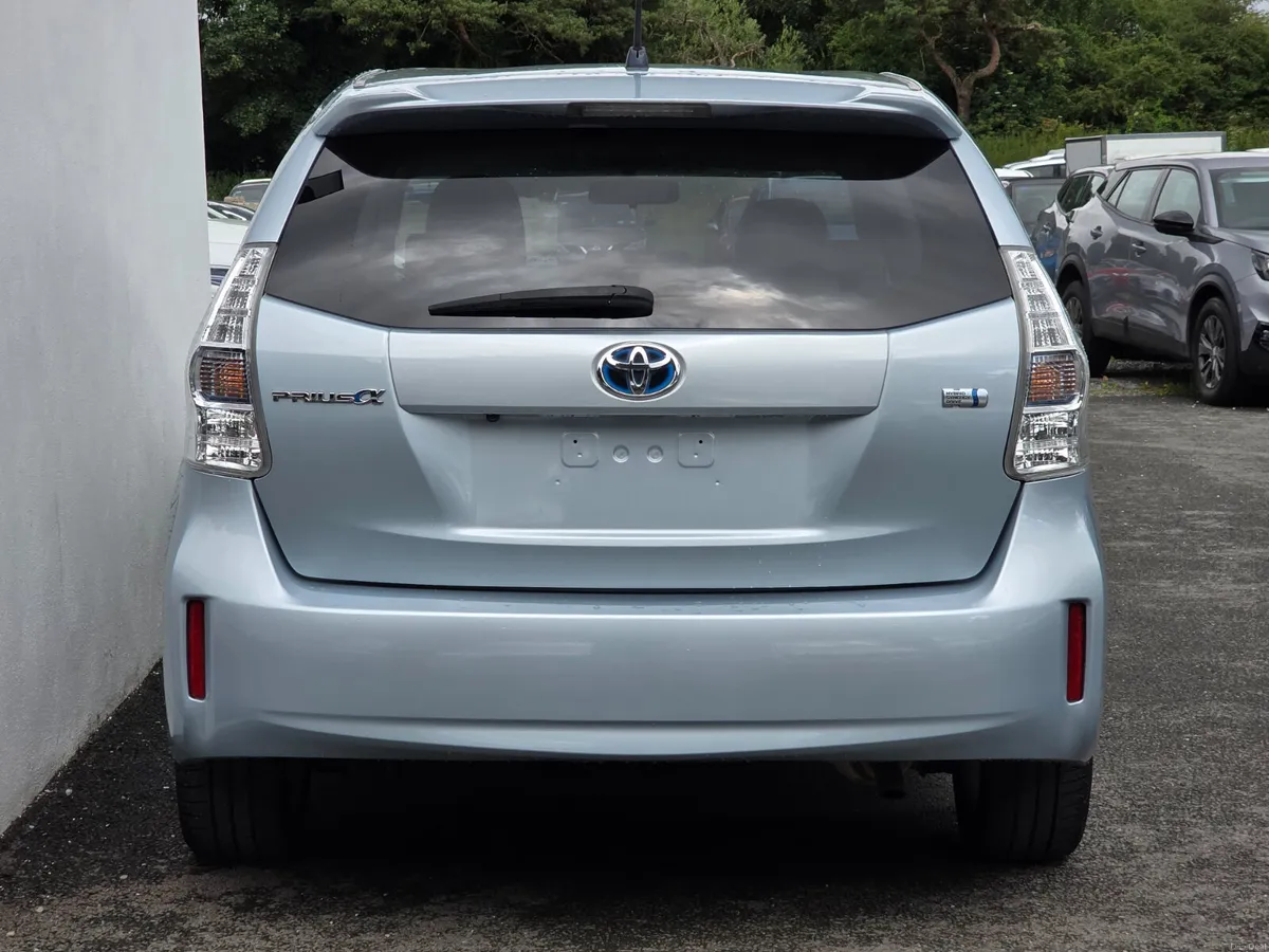 2013 TOYOTA PRIUS ALPHA 1.8 VVT-I AUTO // NEW NCT - Image 4