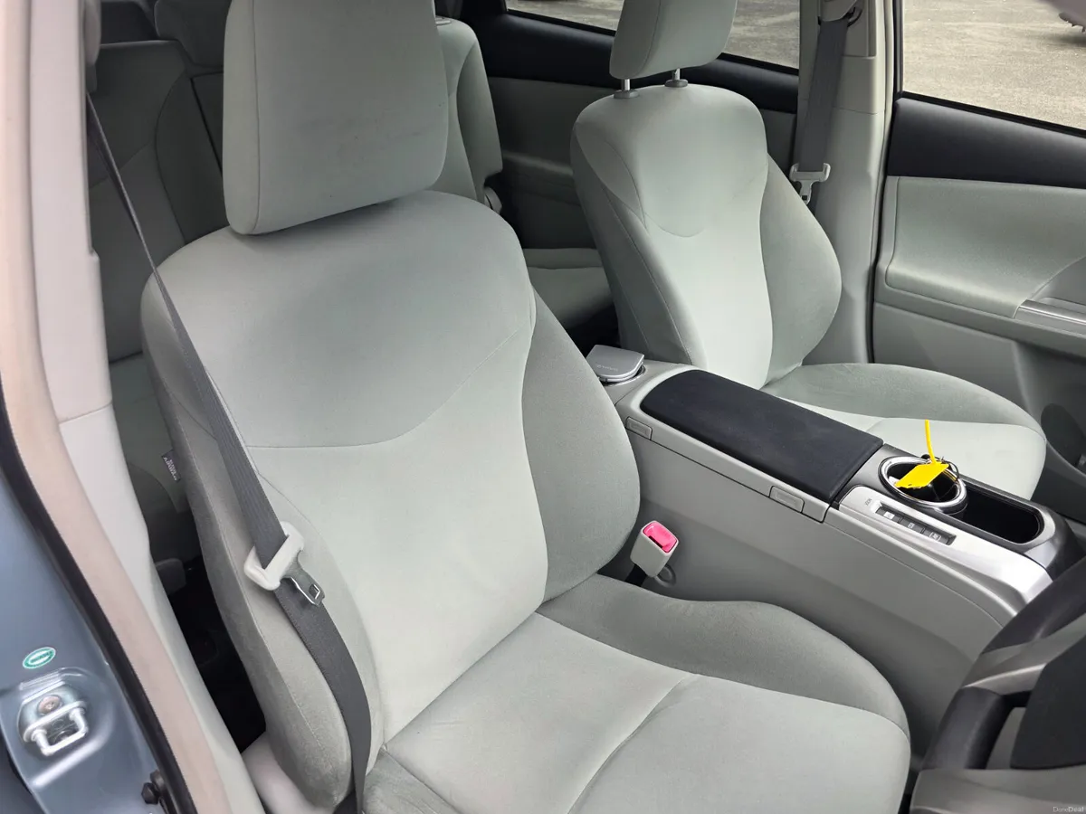 2013 TOYOTA PRIUS ALPHA 1.8 VVT-I AUTO // NEW NCT - Image 5