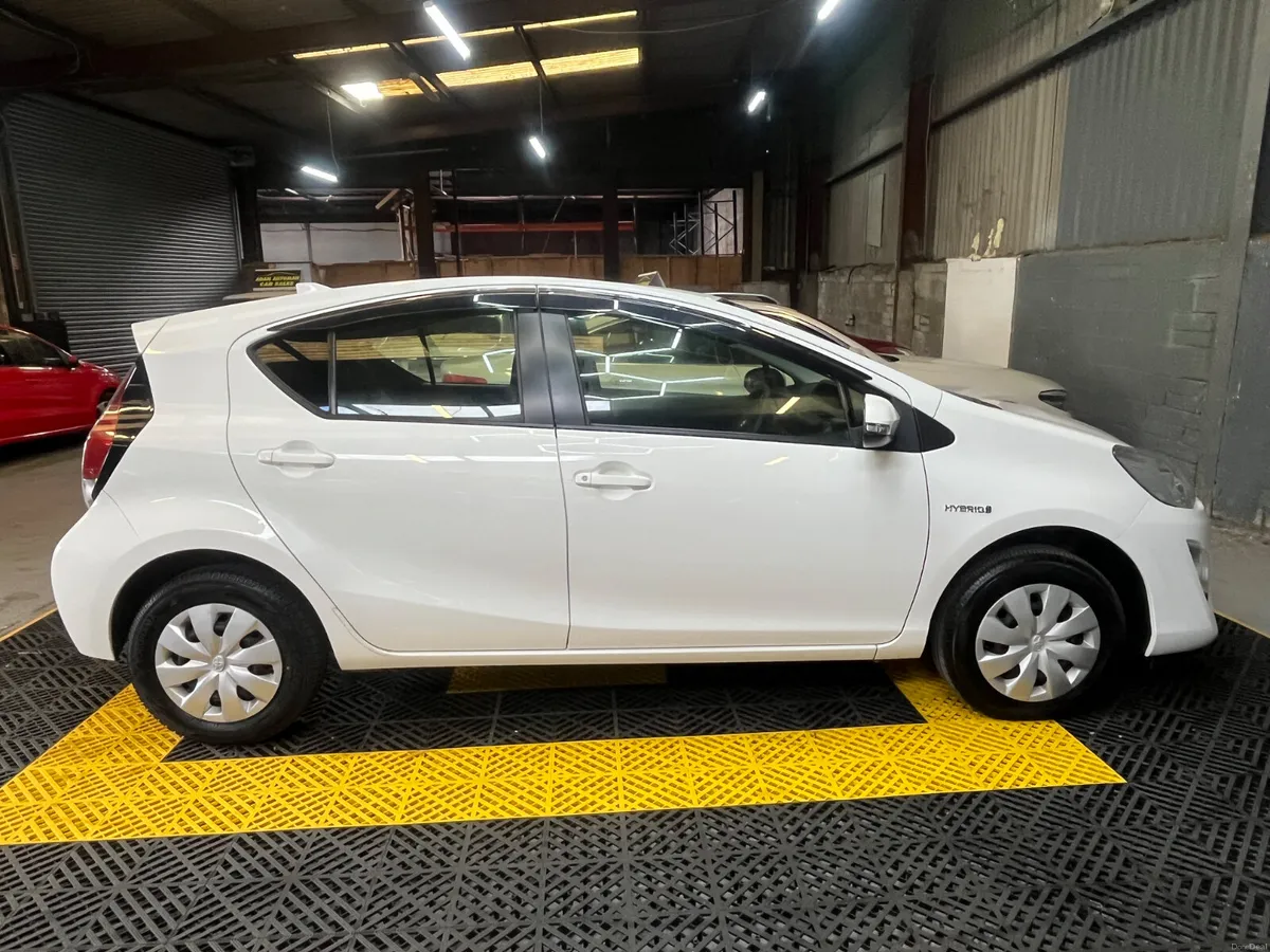 Toyota Aqua 2017 - Image 6
