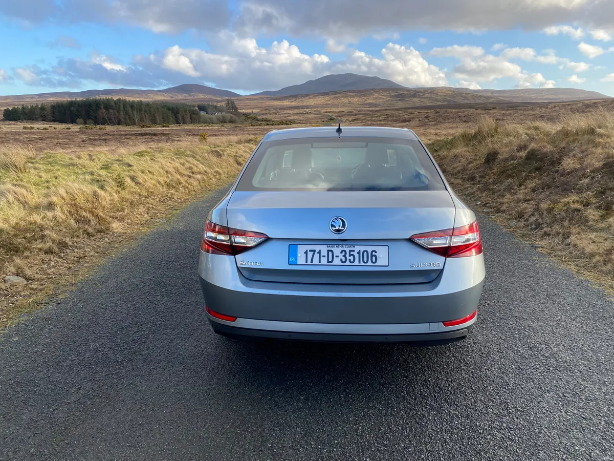 Skoda Superb 2017 style - Image 5