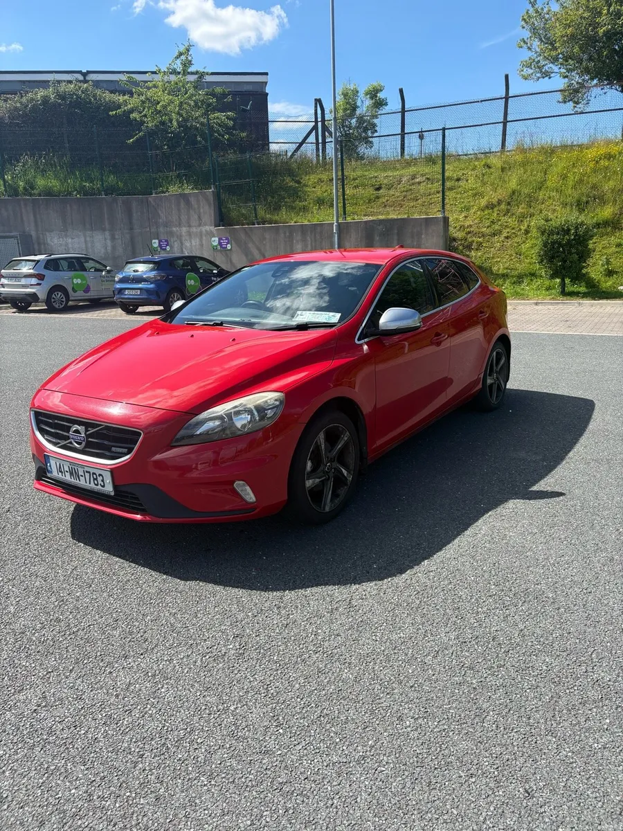 Volvo V40 R DESIGN - Image 2