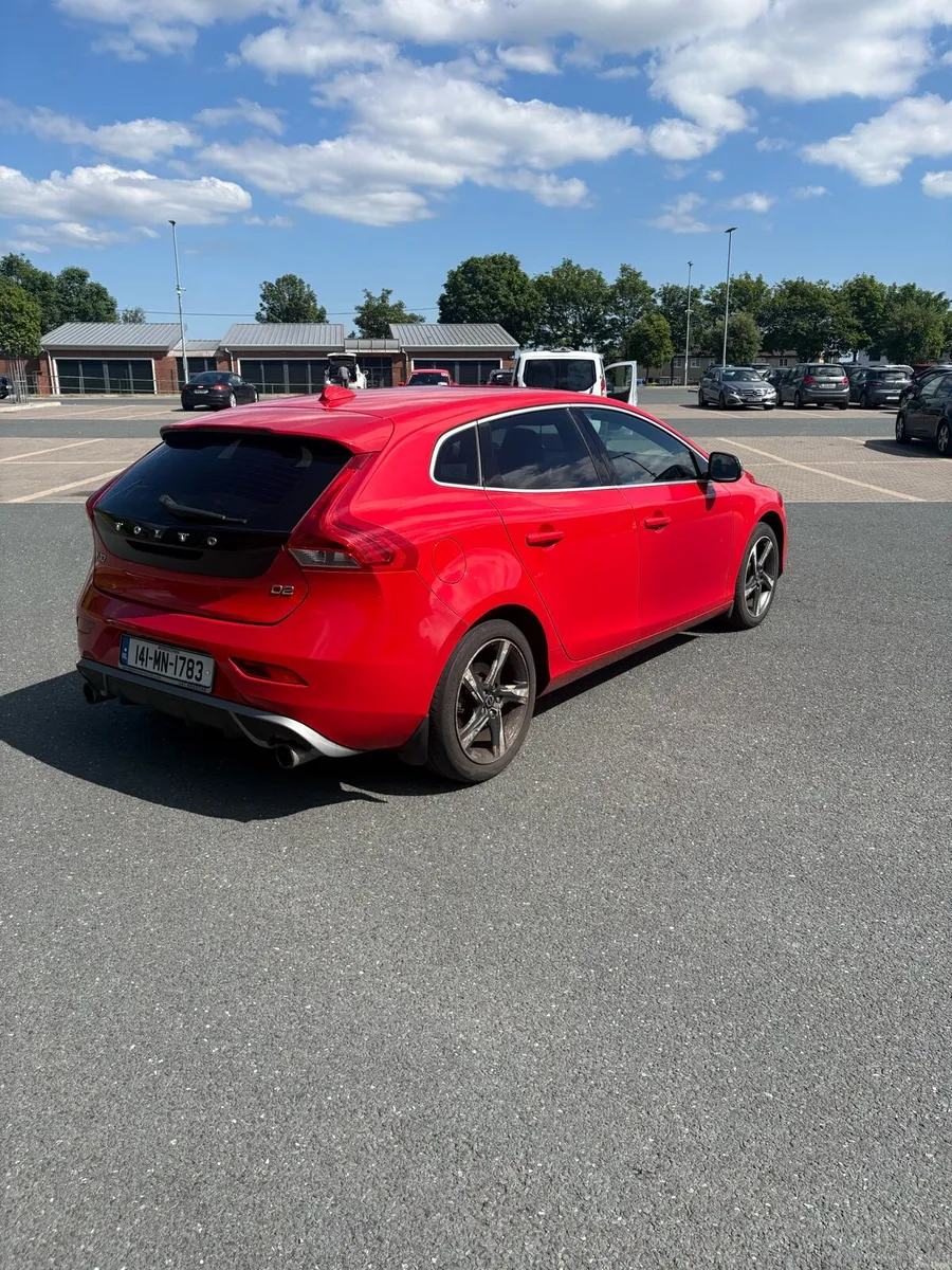 Volvo V40 R DESIGN - Image 4