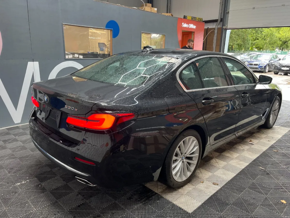 BMW 5-Series 2020 BMW 523E LUXURY 2.0 AUTOMATIC / - Image 2