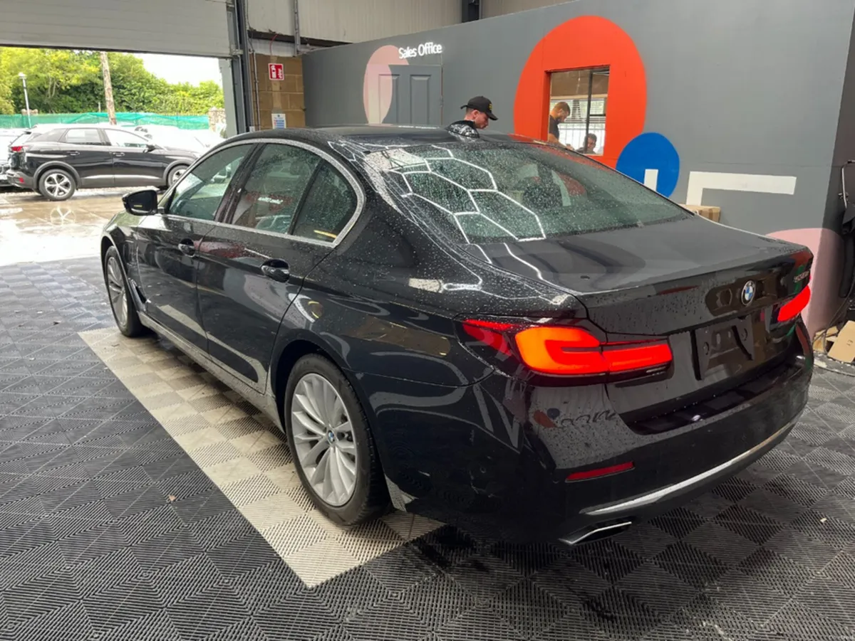 BMW 5-Series 2020 BMW 523E LUXURY 2.0 AUTOMATIC / - Image 4