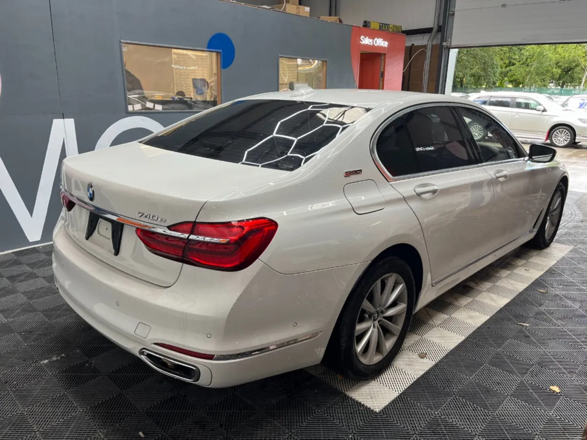 BMW 7-Series 2018 BMW 740E iPERFORMANCE 2.0 AUTOMA - Image 2