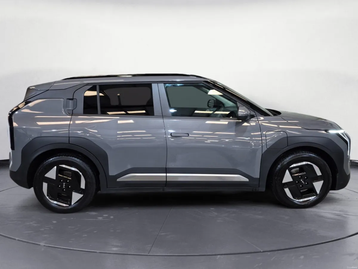 Kia EV3 EARTH K2 STANDARD RANGE - Image 4