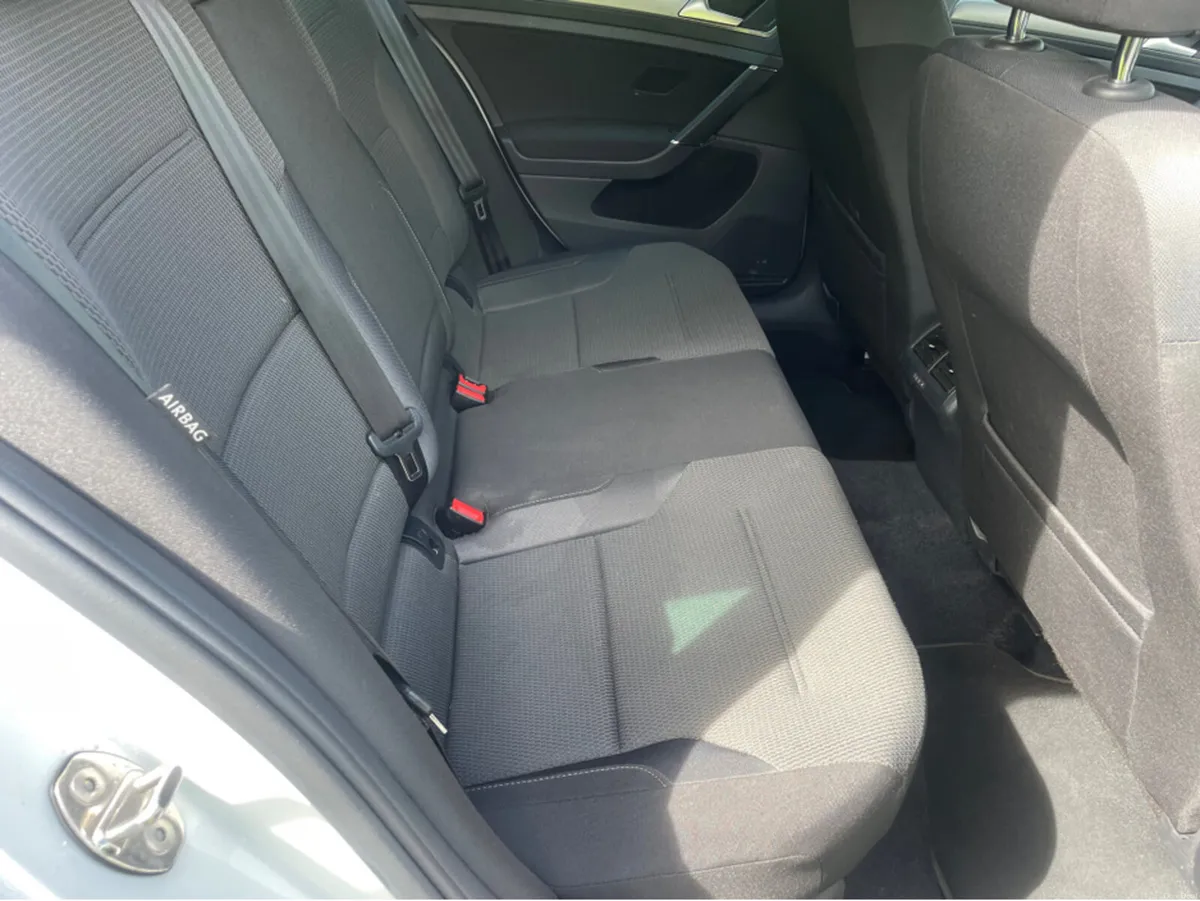 Volkswagen Golf Estate premium edition - Image 4