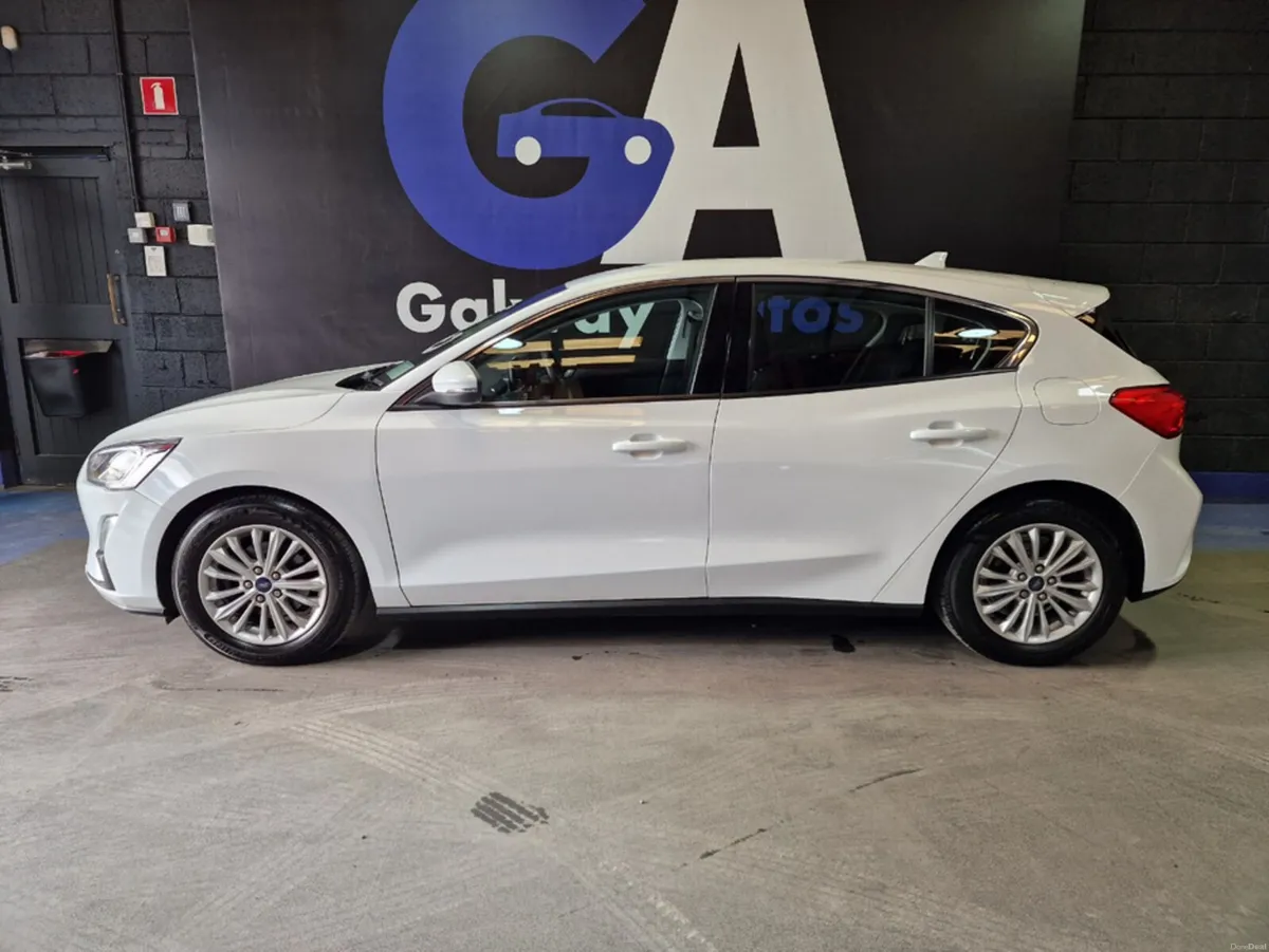 Ford Focus TITANIUM ** SAT NAV, CRUISE CONTROL, FU - Image 5
