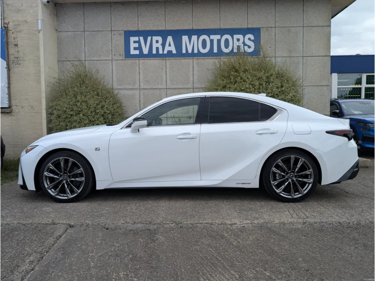 Lexus IS F SPORTS HYBRID AUTOMATIC 2.5 PETROL //HI - Image 4
