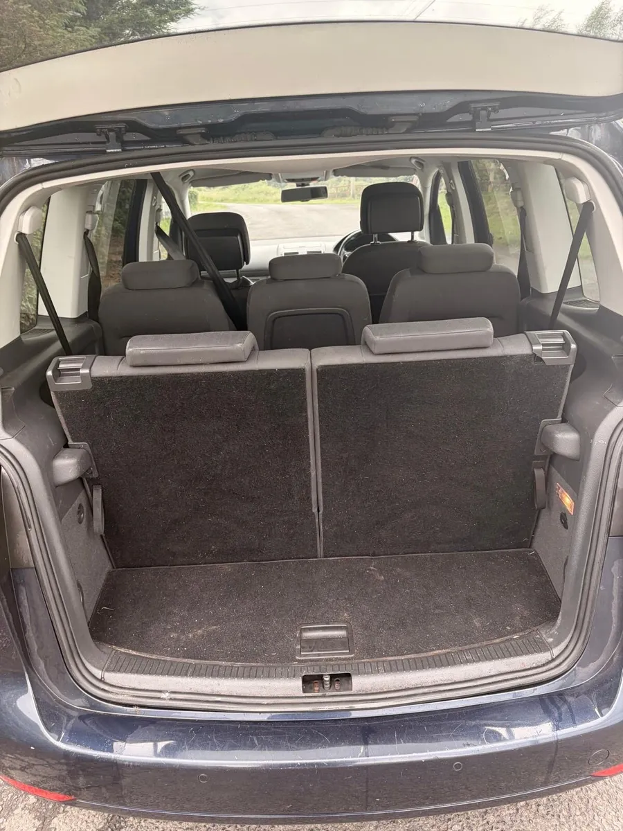 Volkswagen touran 132 1.6 Diesel 7 seater - Image 3