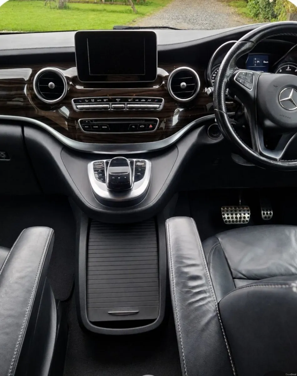 Mercedes-Benz V-Class 2017 - Image 5