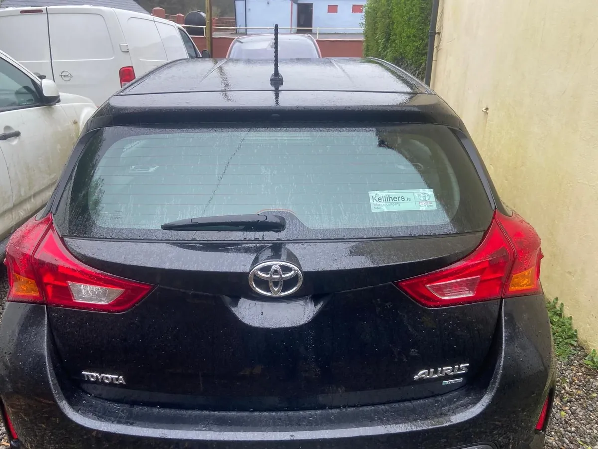 Toyota Auris 2015 - Image 4