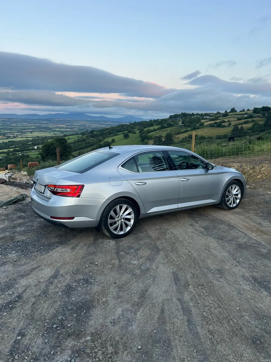 Skoda Superb - Image 2