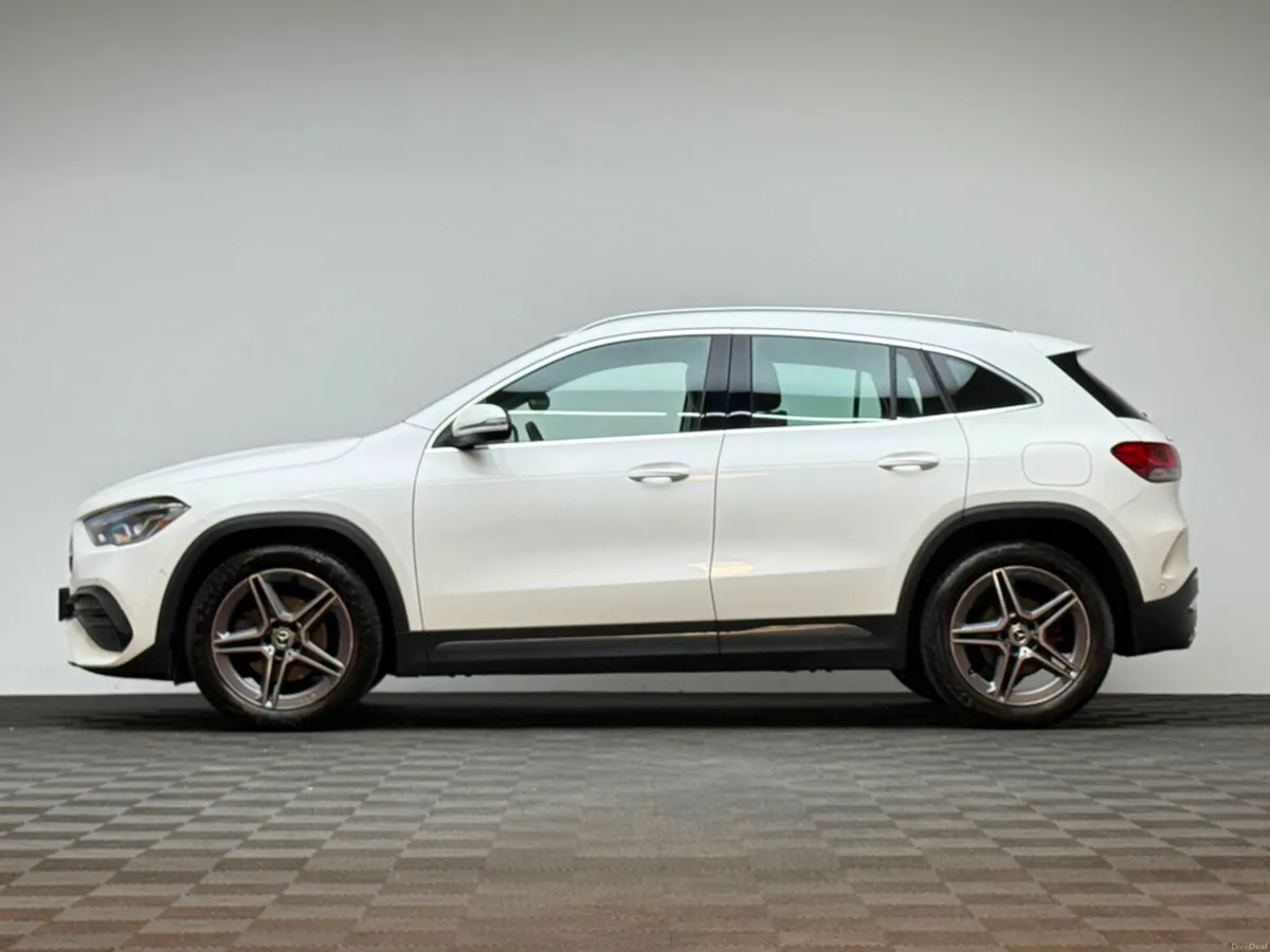 Mercedes-Benz GLA 200D AMG LINE AUTO - Image 4