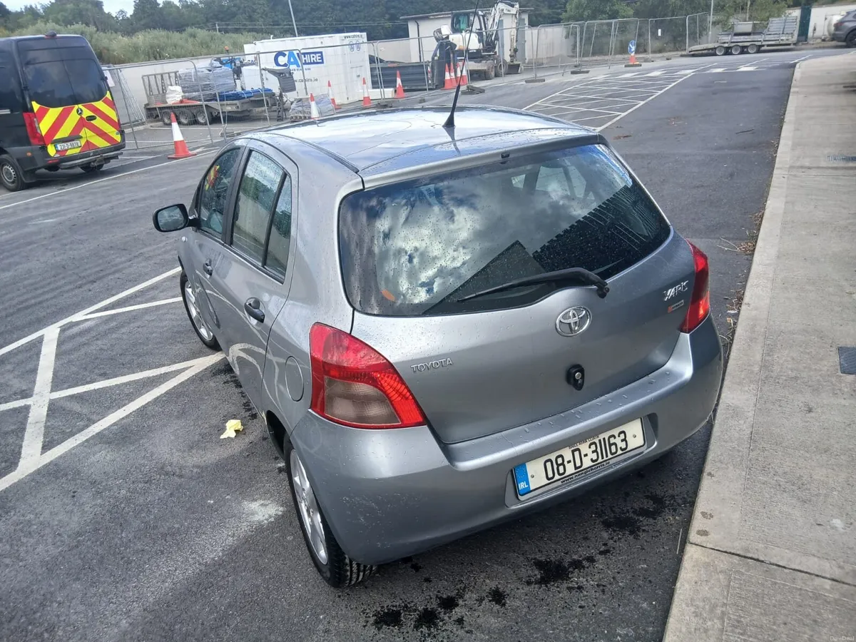 Toyota YARIS STRATA - Image 2