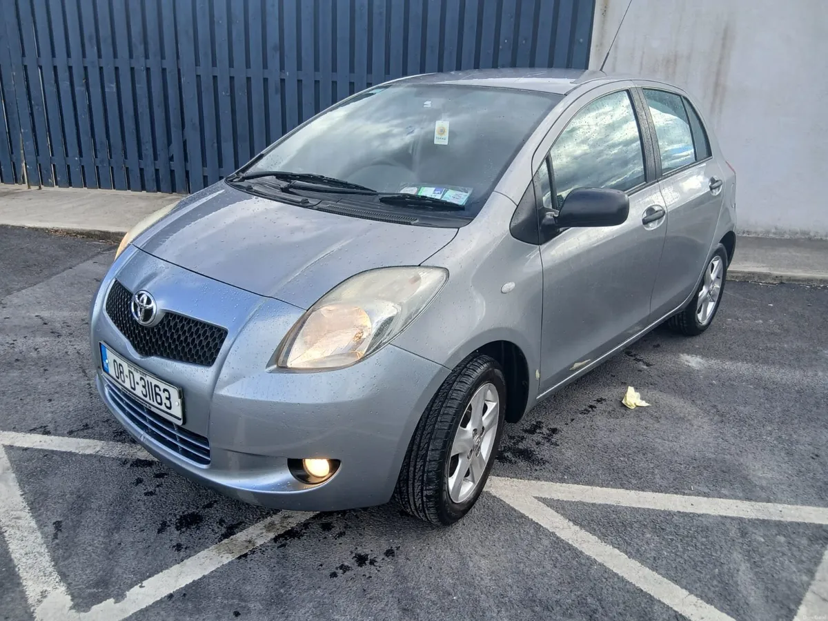 Toyota YARIS STRATA - Image 1