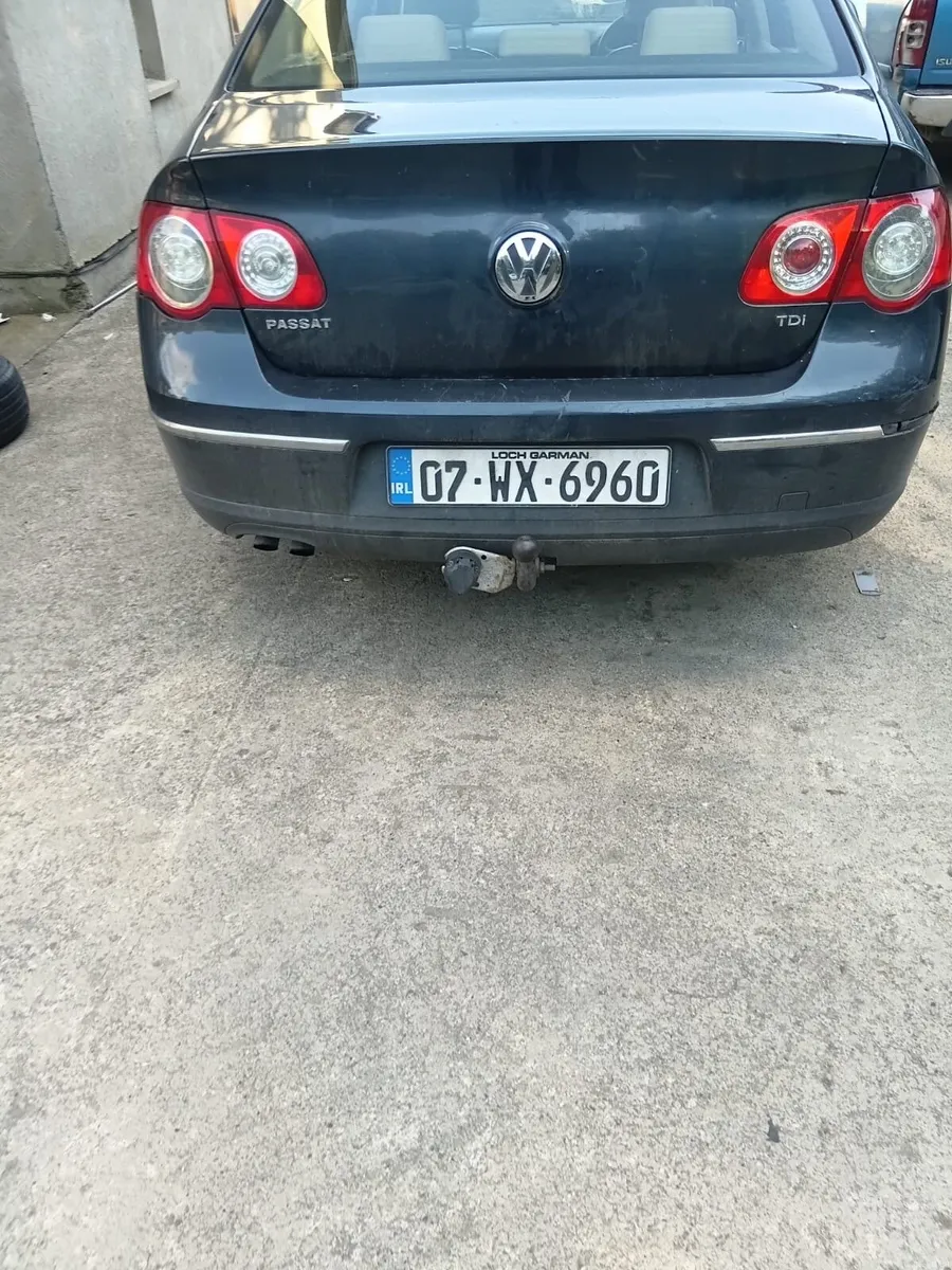 Volkswagen Passat 2007 - Image 2