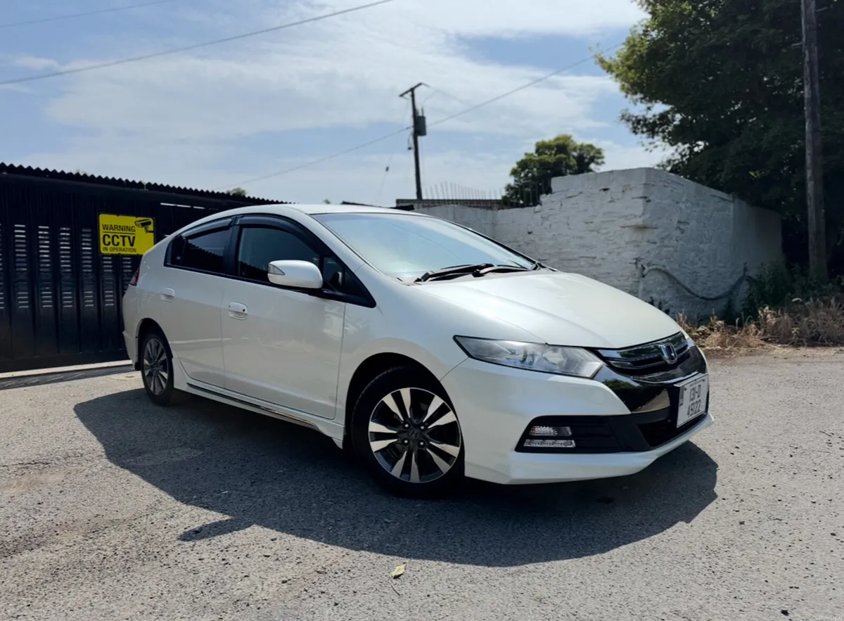 2013 HONDA INSIGHT. 79 KMs ONLY. AUTO 1.5L NEW NCT - Image 3