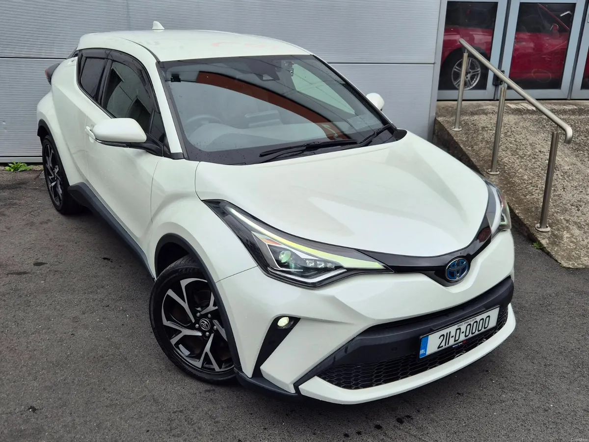 2021 Toyota C-HR Hybrid Sport, Camera, 18" Alloys - Image 3