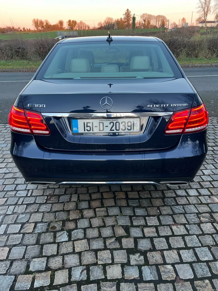 Mercedes Benz E Class Hybrid Diesel - Image 2