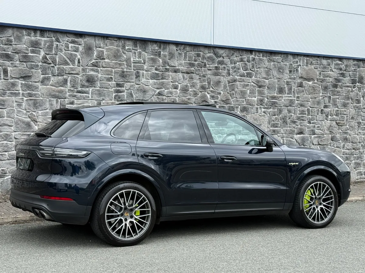2021 Porsche Cayenne 3.0 E-Hybrid Auto Huge Spec - Image 3