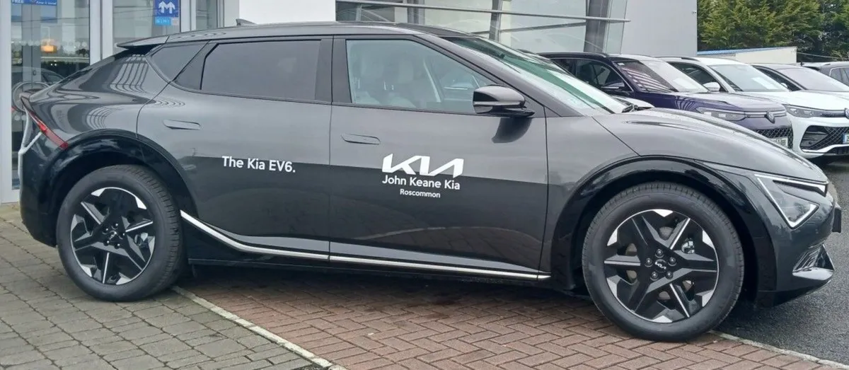Kia EV6 Earth **84 kWh, 229 HP, FULLY ELECTRIC** - Image 2