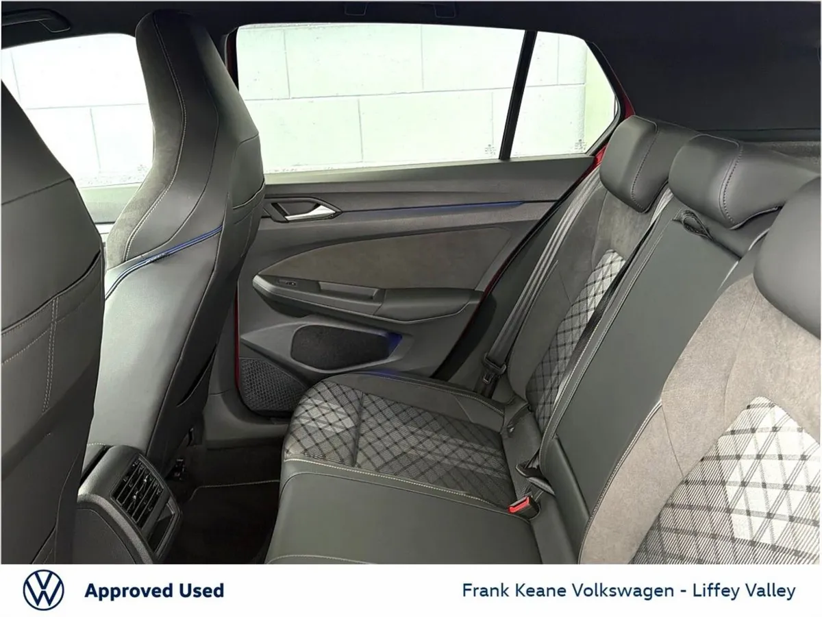 Volkswagen Golf R-LINE 1.5 TSI 150HP *KINGS RED ME - Image 6