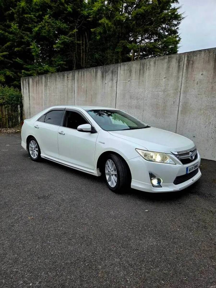 Toyota Camry **low mileage** - Image 4