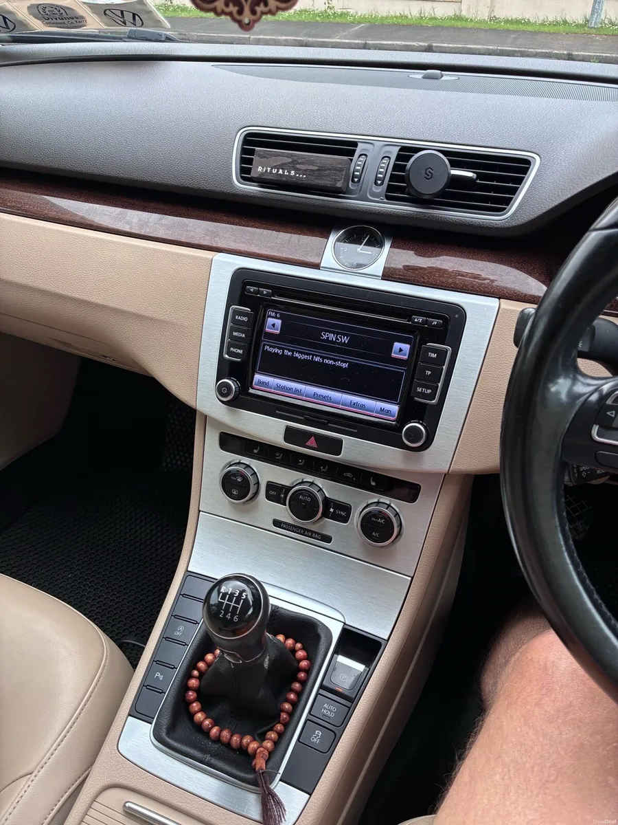 Car - Image 4