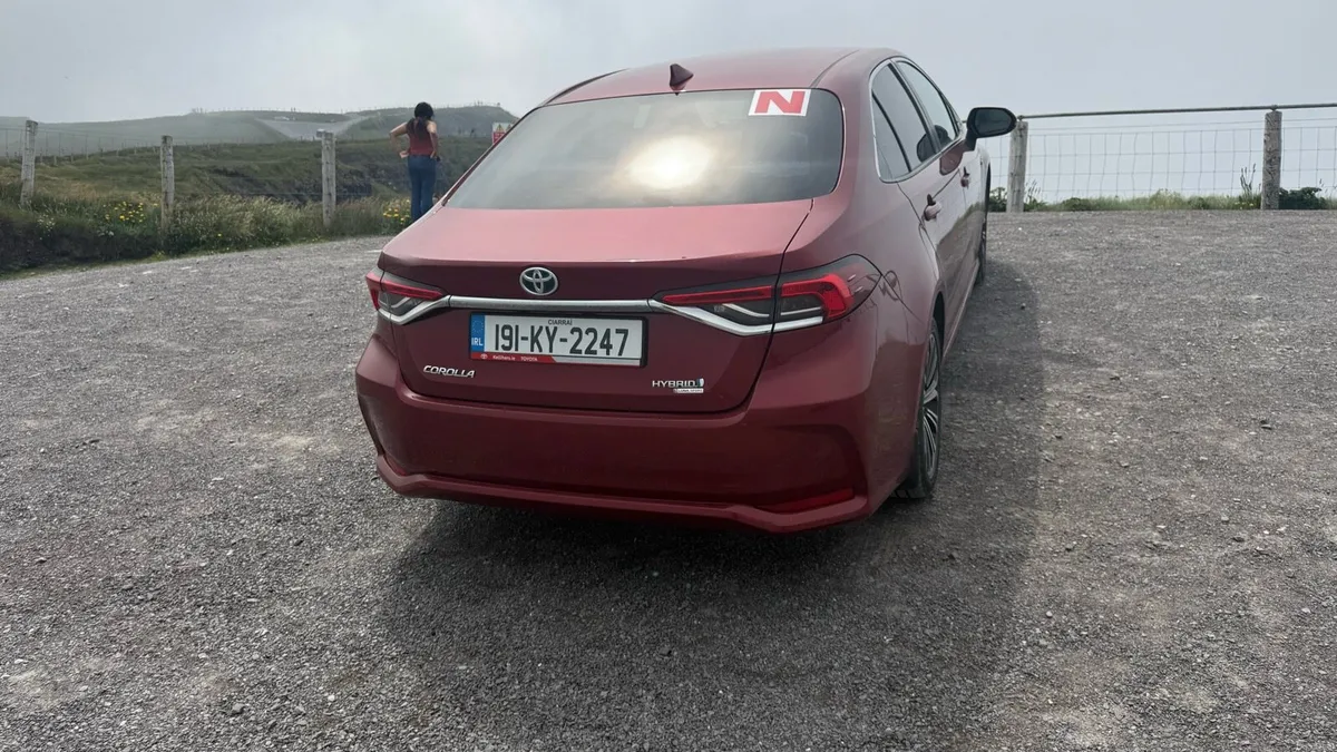 Toyota corolla Hybrid Luna Sport SA 4DR Auto 2019 - Image 2