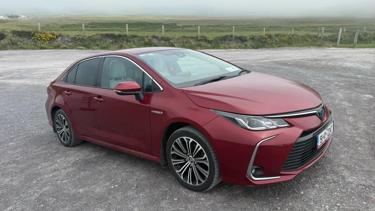 Toyota corolla Hybrid Luna Sport SA 4DR Auto 2019 - Image 4