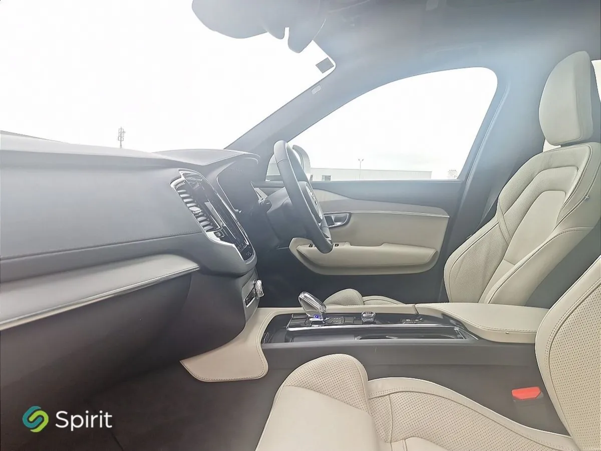 Volvo XC90 T8 Plug In Hybrid, AWD - Image 4