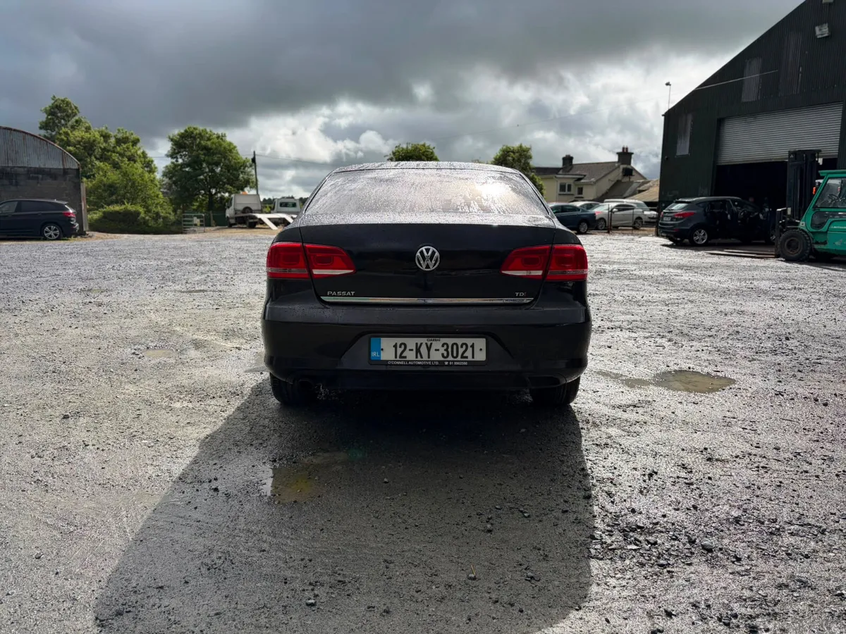 Volkswagen Passat 2012 - Image 6