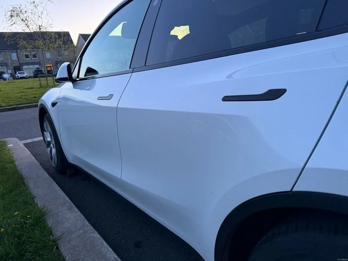 2023 Tesla Model Y with Towbar - Image 5