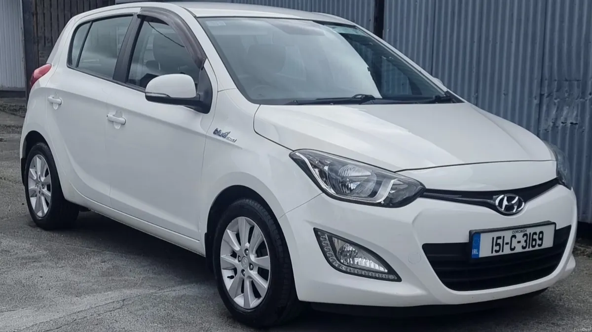 Hyundai i20 Premium 2015 ( NCT + TAX ) - Image 3