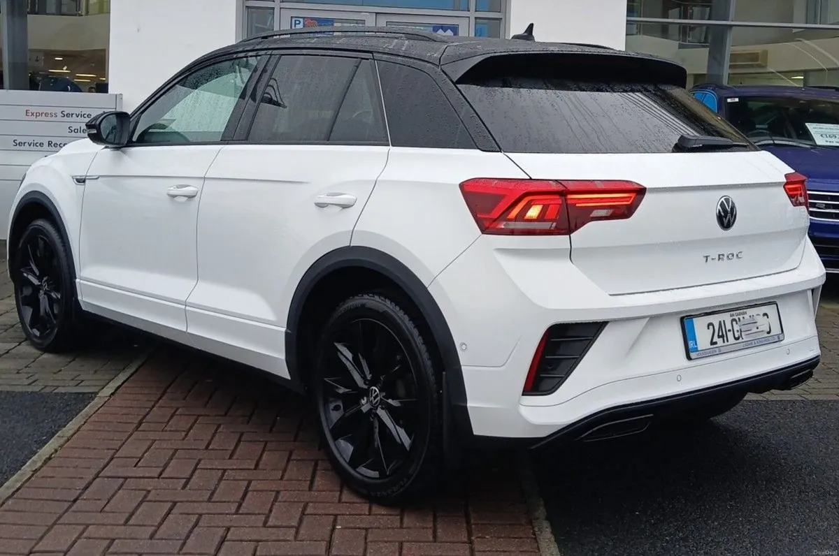Volkswagen T-Roc R-Line 2.0 TDI 116HP **BLACK STYL - Image 3
