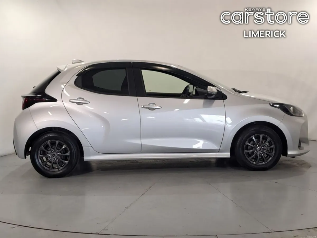 Toyota Yaris 1.5 - Image 2
