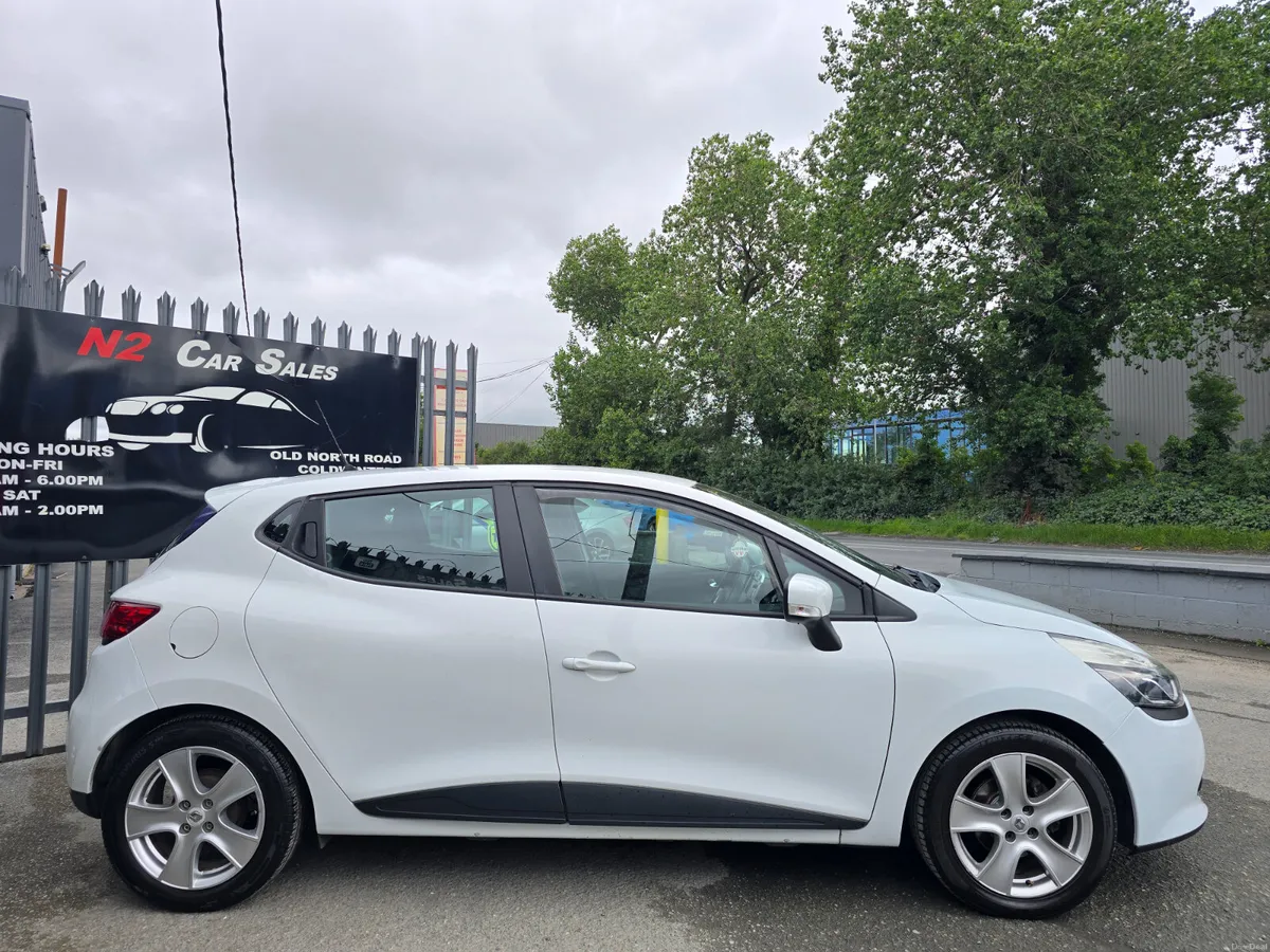 152 Renault Clio 1.1 Petrol, LOW MILES, NEW NCT - Image 3