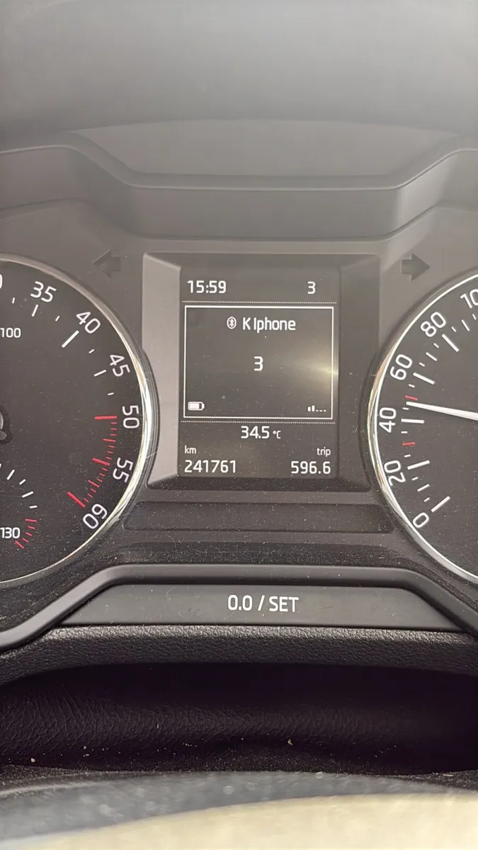 Skoda Octavia 2016 - Image 2