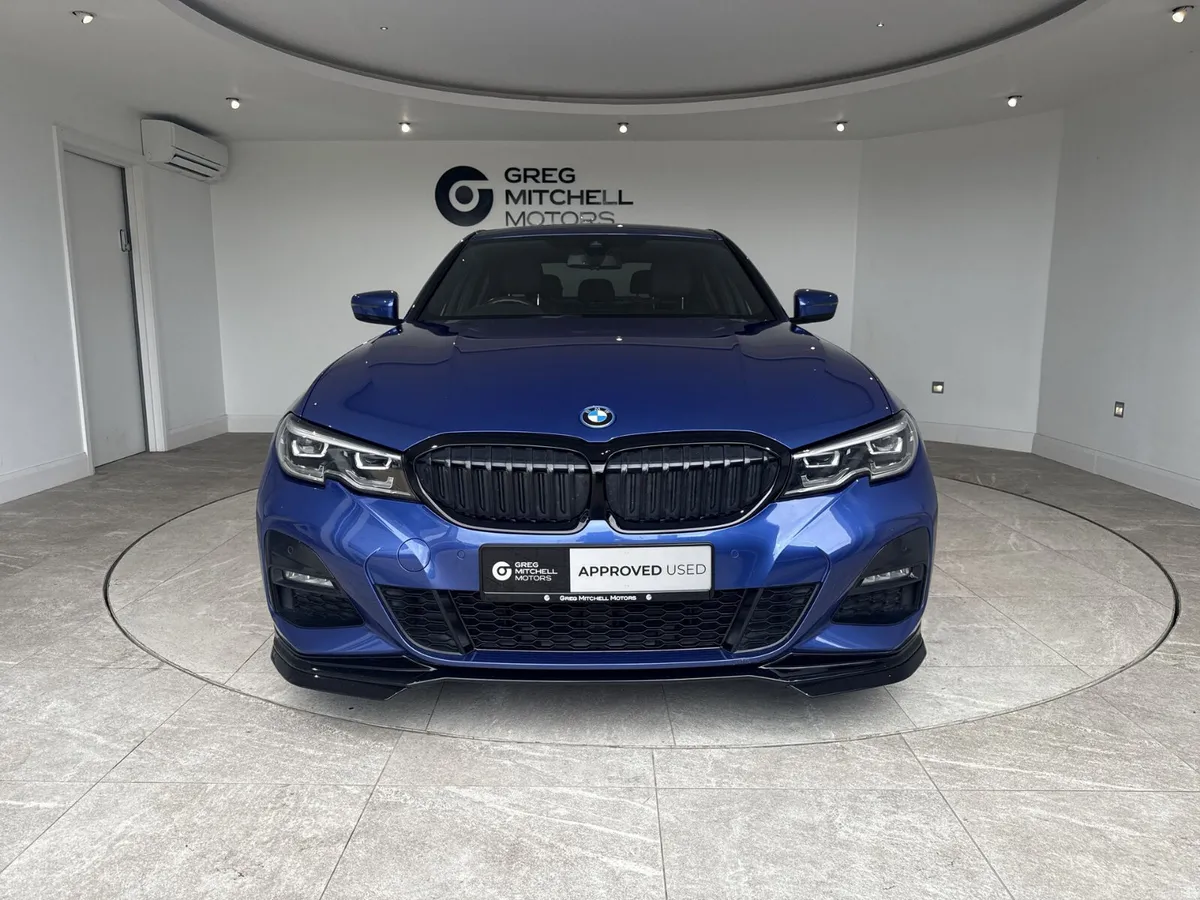 BMW 3-Series 2022 - Image 2