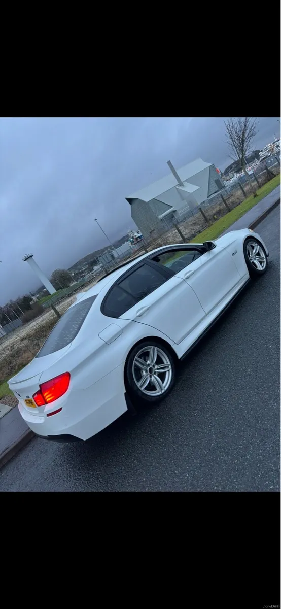BMW 520 **sunroof ** - Image 4