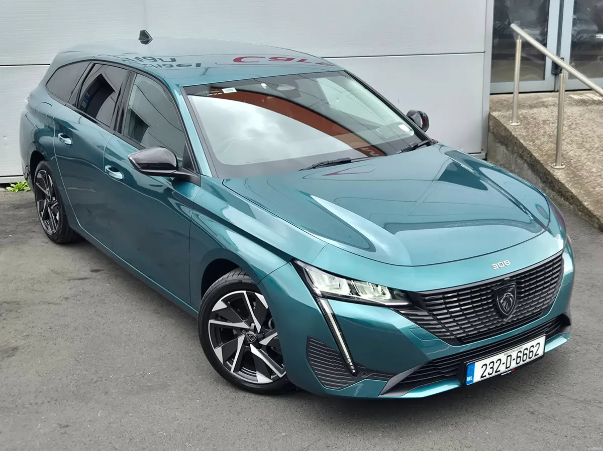 2023 Peugeot 308 1.2 Allure Estate Auto - Image 3